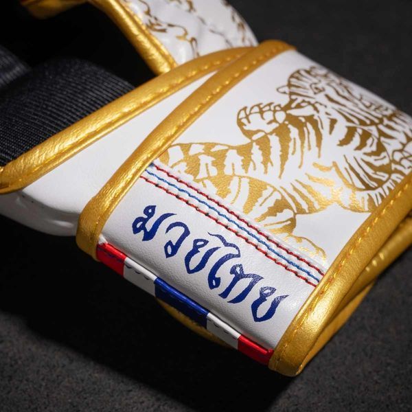 Рукавиці для ММА Phantom Muay Thai White Gold S/M PHMMAG2706-SM фото