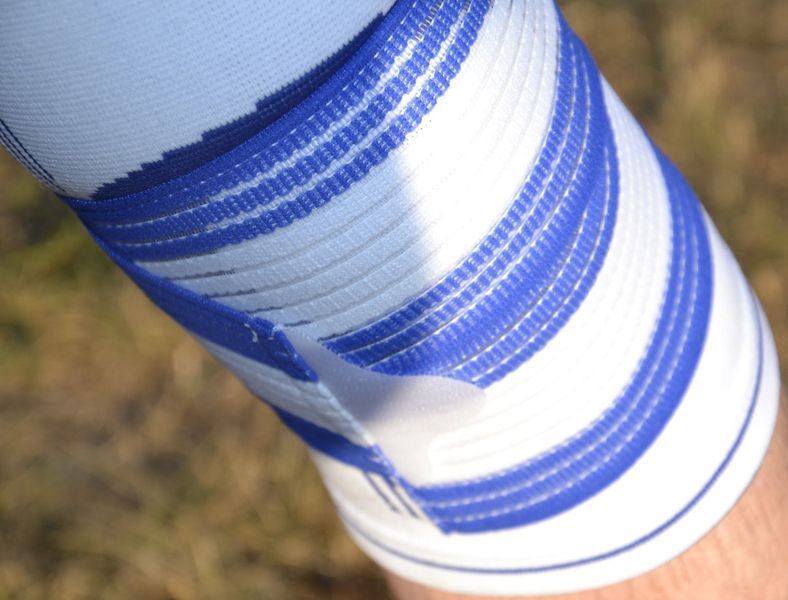 Наколінник Power System PS-6008 Knee Support Pro Blue/White (1шт.) S/M PS-6008_S/M_White-Blue фото