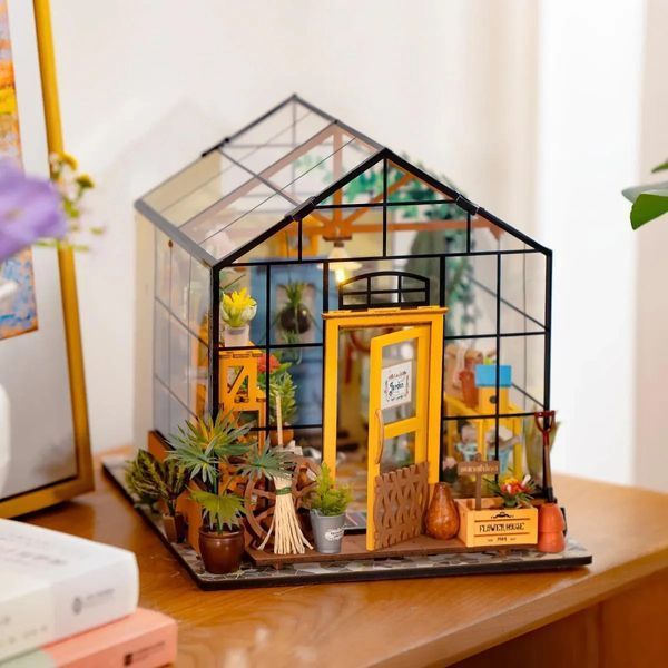 Конструктор 3D міні-будинок Robotime Rolife Cathy&rsquo;s Flower House DG104 DG104 фото