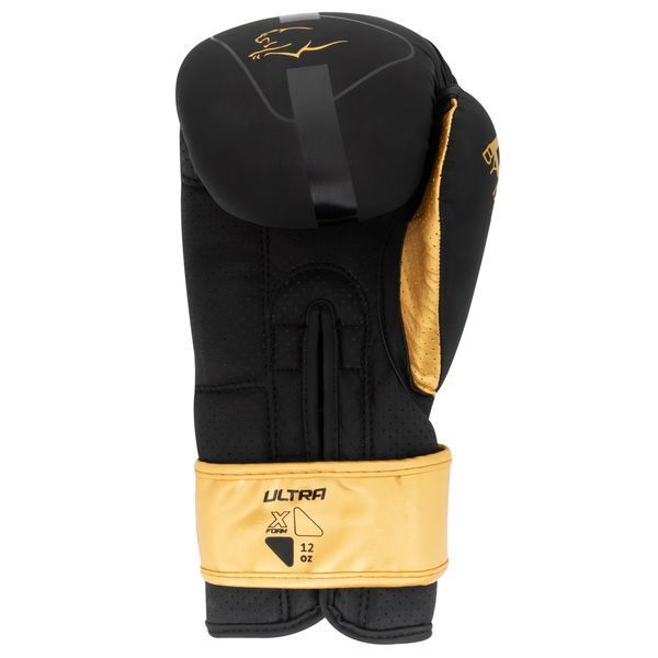 Боксерські рукавиці PowerPlay 3024 Ultra Mat Чорно-Золоті 16 унцій PP_3024_16oz_Bl/Gold фото